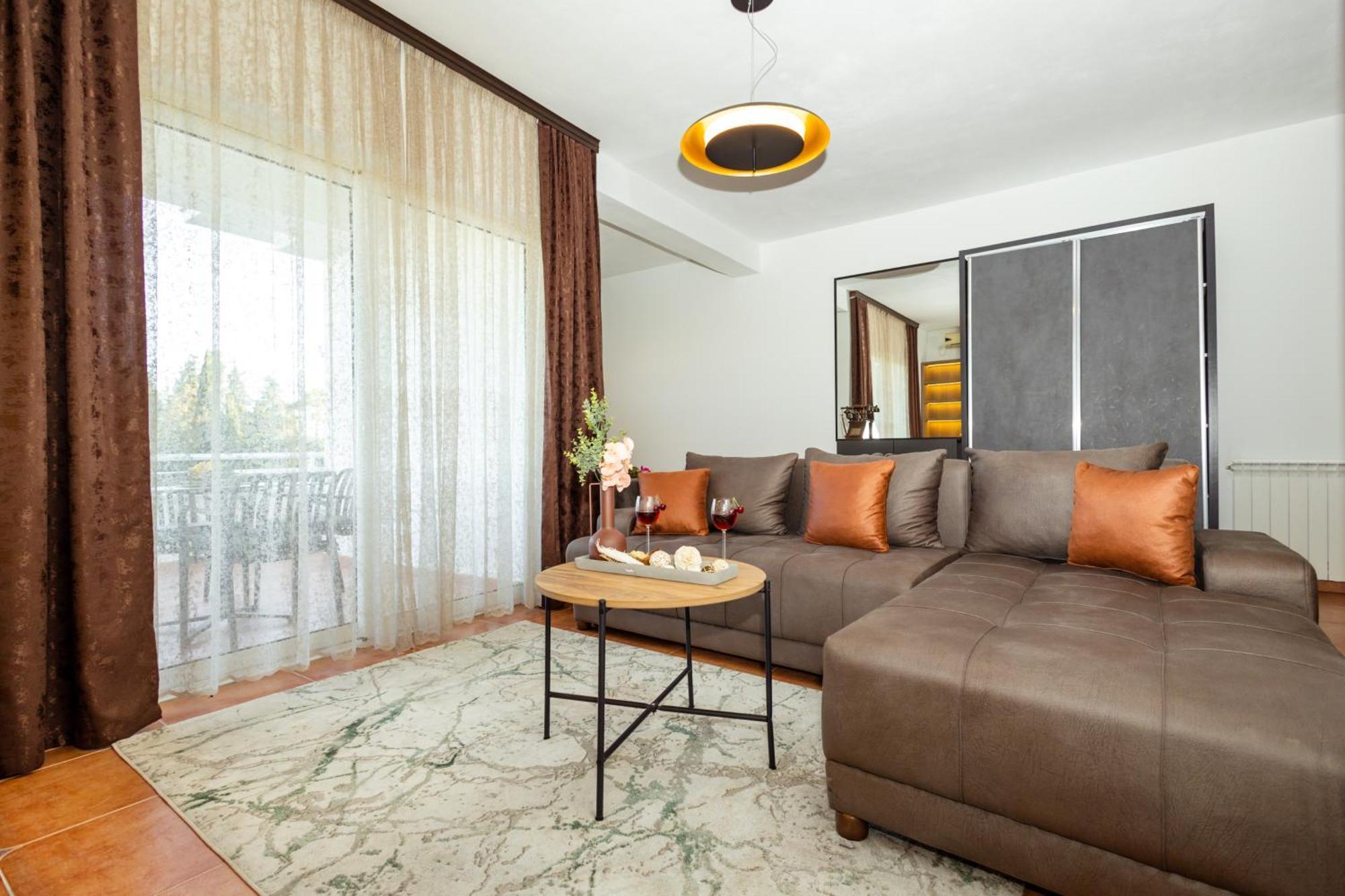 Apartments Gucci Ulcinj Room photo
