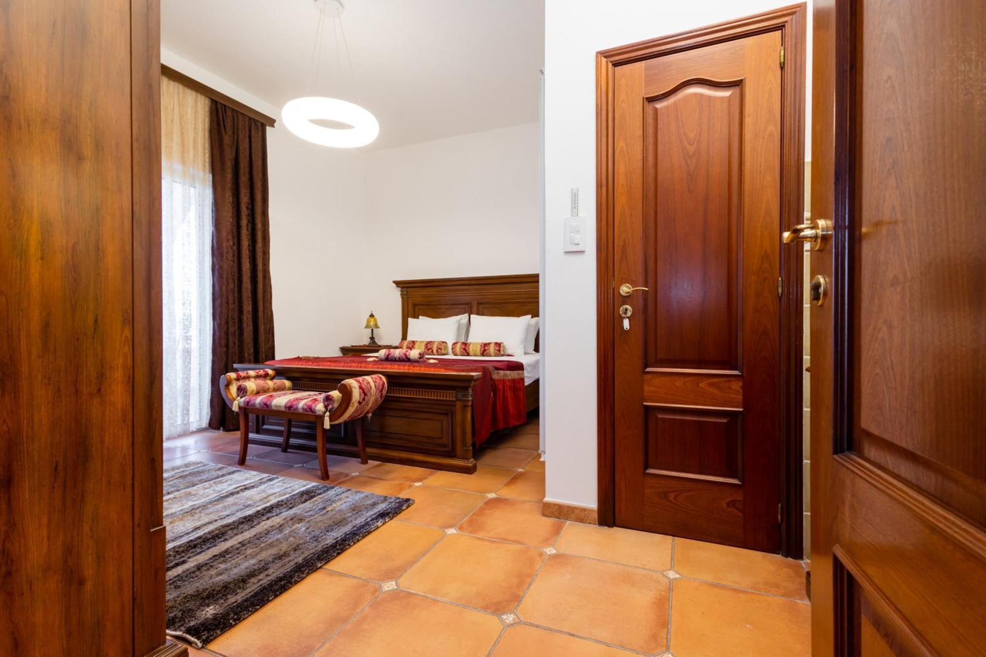 Apartments Gucci Ulcinj Exterior photo